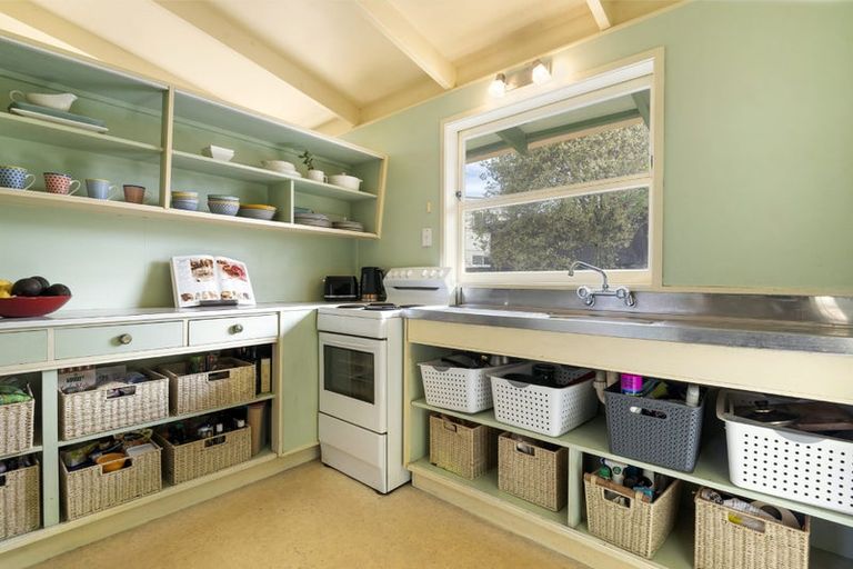 Photo of property in 1/68 Glenvar Road, Torbay, Auckland, 0630