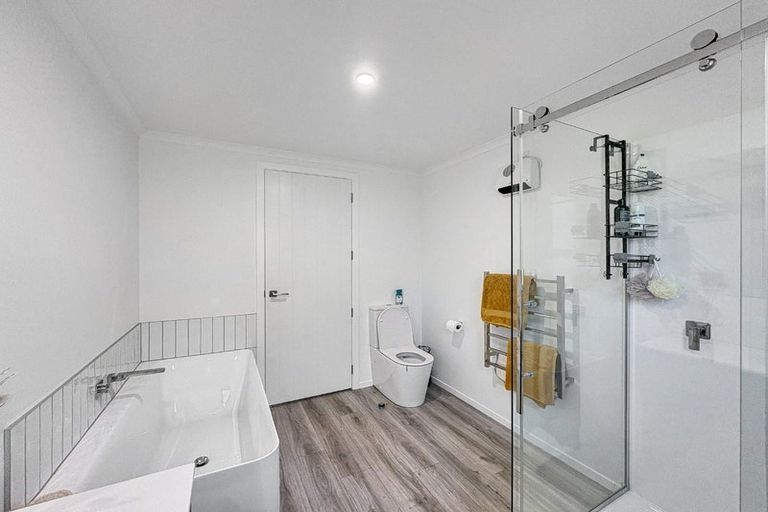 Photo of property in 1 Aotea Crescent, Gore, 9710