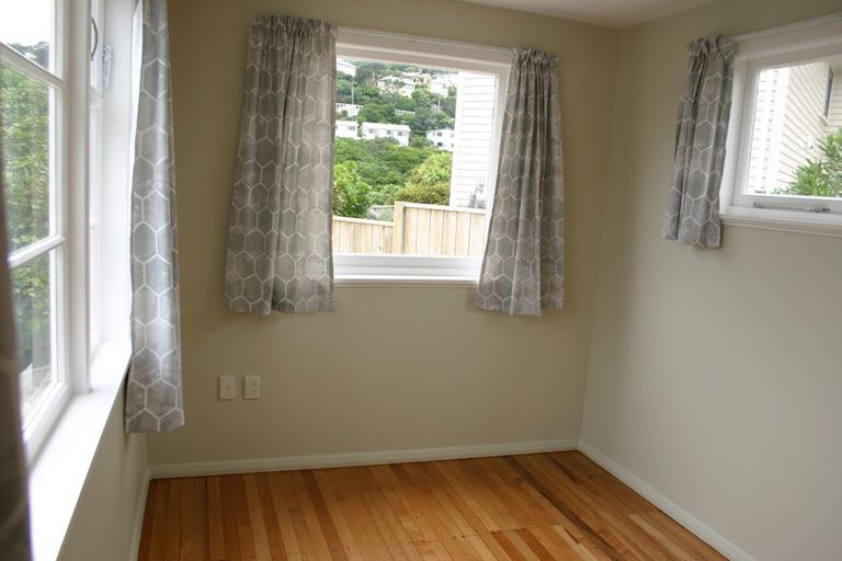 Photo of property in 2 Rodney Street, Northland, Wellington, 6012