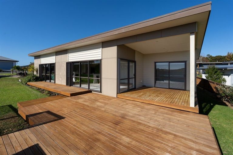 Photo of property in 5 Waterview Place, Haruru, 0204