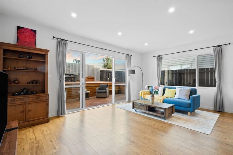 Photo of property in 12 Rauaruhe Road, Karaka, Papakura, 2113