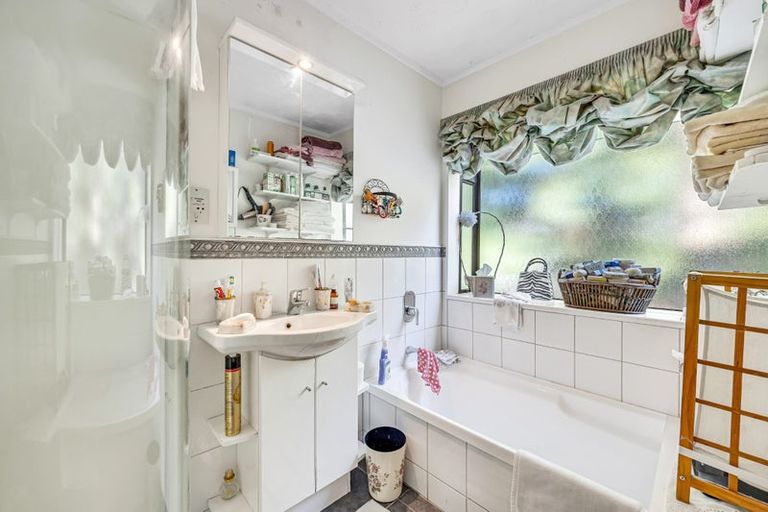 Photo of property in 7 Metric Place, Te Atatu South, Auckland, 0610