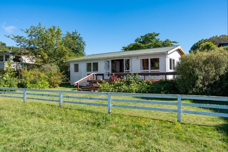 Photo of property in 4 Winston Street, Acacia Bay, Taupo, 3330