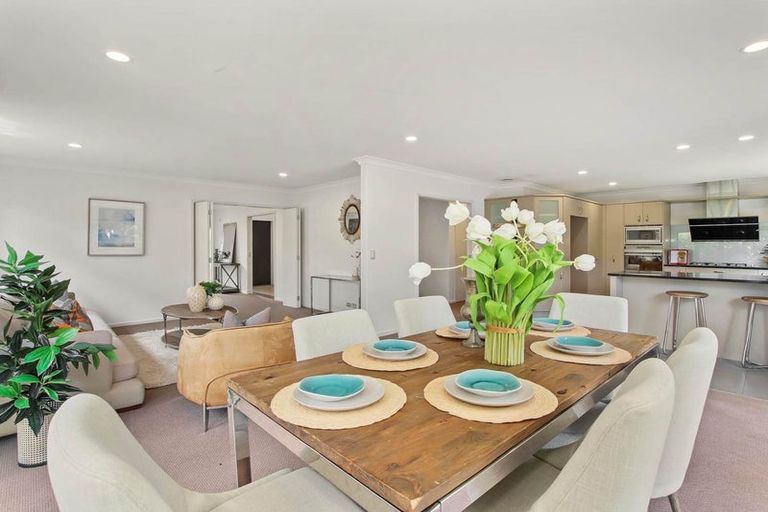 Photo of property in 9 Wye Oak Drive, Schnapper Rock, Auckland, 0632