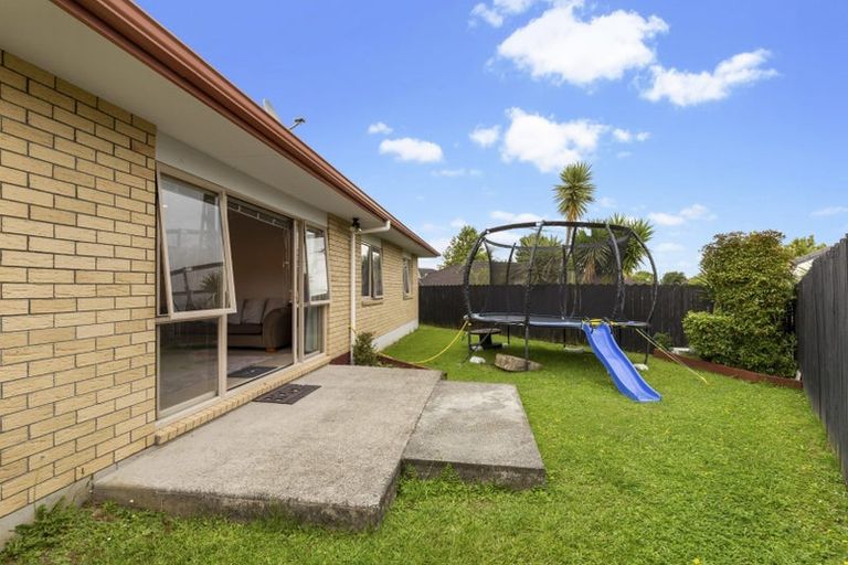 Photo of property in 22 Carisbrook Crescent, Papakura, 2110