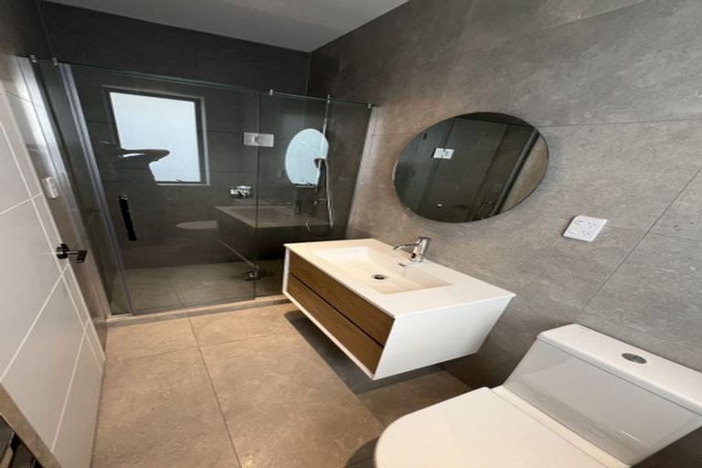 Photo of property in 14a September Place, Forrest Hill, Auckland, 0620