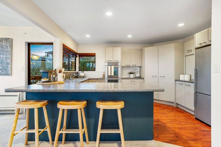 Photo of property in 22 Calypso Place, Rothesay Bay, Auckland, 0630