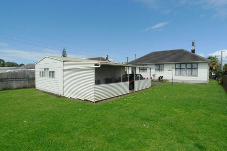 Photo of property in 17 Healy Road, Manurewa, Auckland, 2102