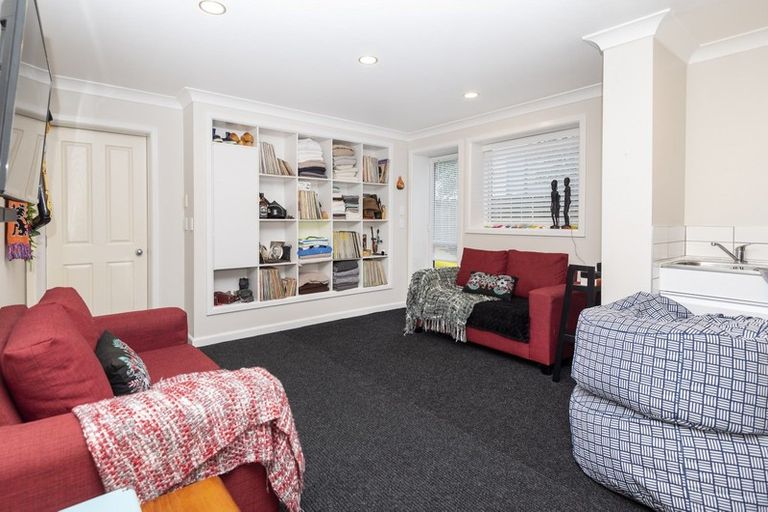 Photo of property in 172 Mellons Bay Road, Mellons Bay, Auckland, 2014