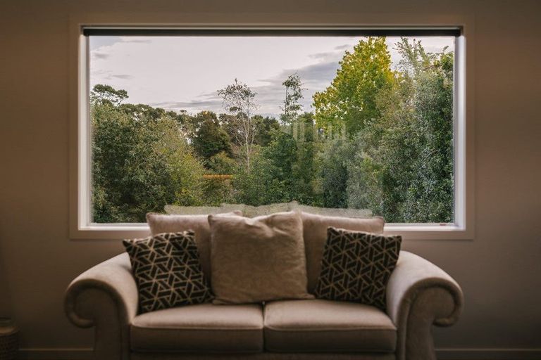 Photo of property in 22a La Lena Grove, Fitzherbert, Palmerston North, 4410