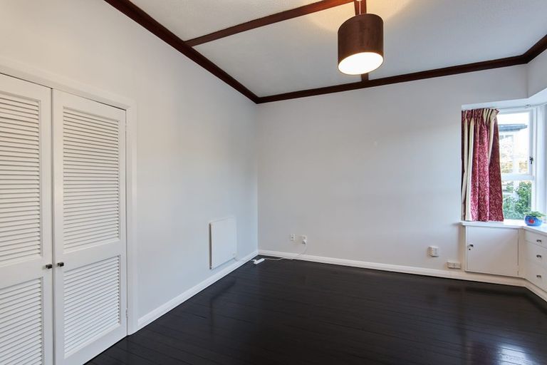 Photo of property in 40 Derwent Street, Island Bay, Wellington, 6023