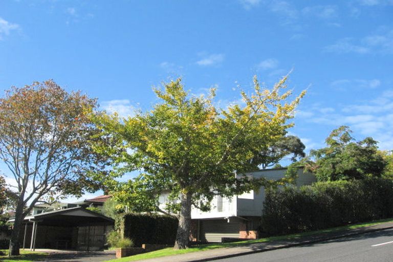 Photo of property in 1 Charles Dickens Drive, Mellons Bay, Auckland, 2014