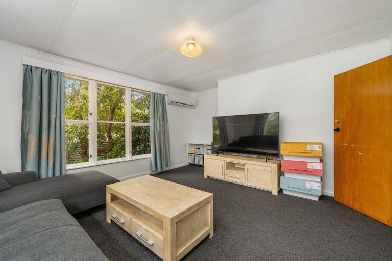 Photo of property in 21 Crewe Crescent, Hokowhitu, Palmerston North, 4410