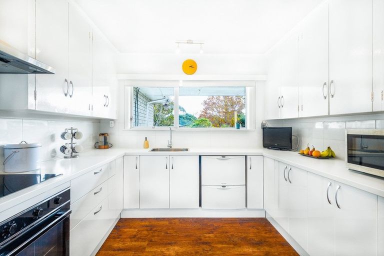 Photo of property in 48 Moana Road, Paraparaumu, 5032