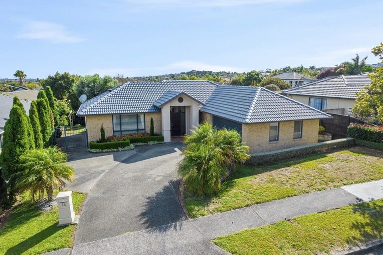 Photo of property in 14 Lansell Drive, East Tamaki Heights, Auckland, 2016