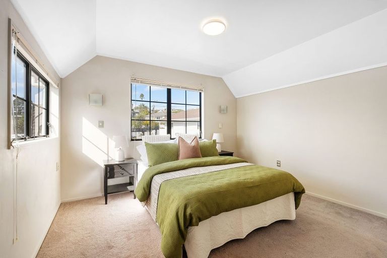 Photo of property in 2/97 Matipo Road, Mairangi Bay, Auckland, 0630