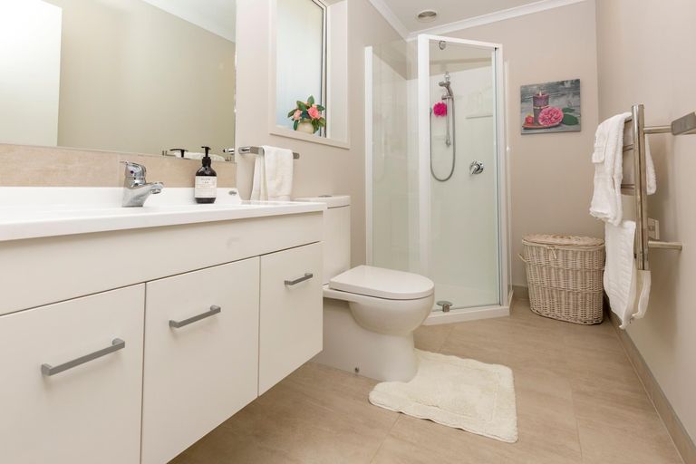 Photo of property in 61 Tawhiti Road, Pukekohe, 2120