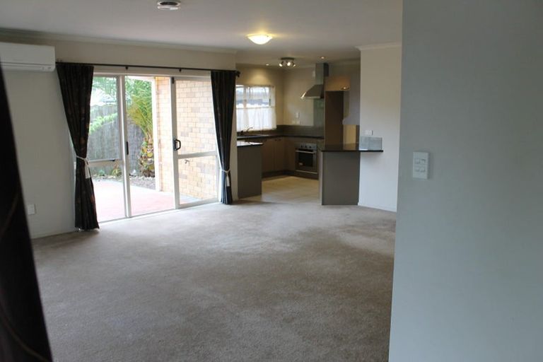 Photo of property in 14 Fitchburg Place, Mangere, Auckland, 2022