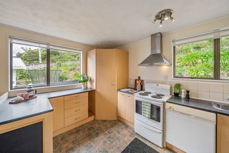 Photo of property in 2a Pokaka Street, Birchville, Upper Hutt, 5018