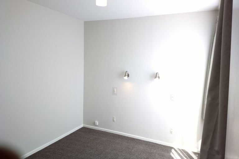 Photo of property in 1/43 Edgecombe Street, Newlands, Wellington, 6037