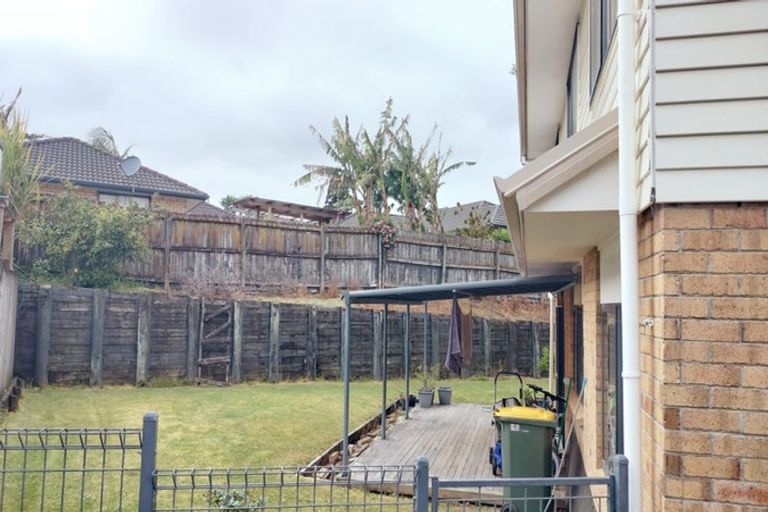 Photo of property in 18 Pyramid Place, Glen Eden, Auckland, 0602