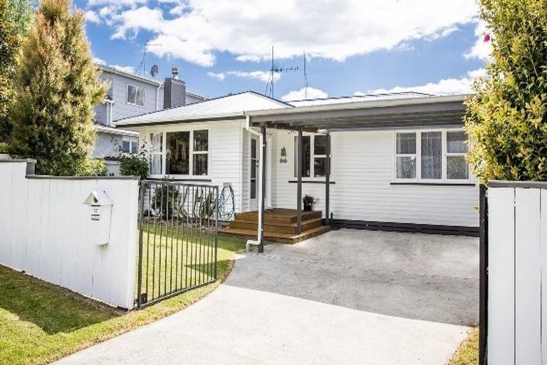 Photo of property in 17 The Drive, Brookfield, Tauranga, 3110