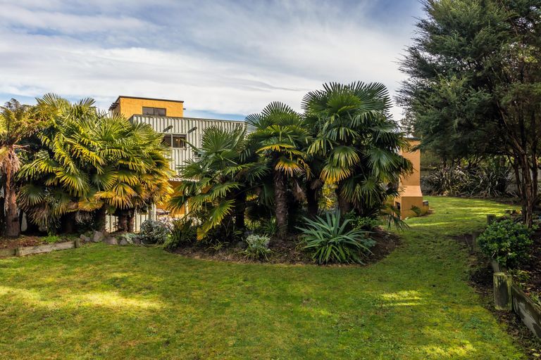 Photo of property in 6 Astelia Way, Waipahihi, Taupo, 3330