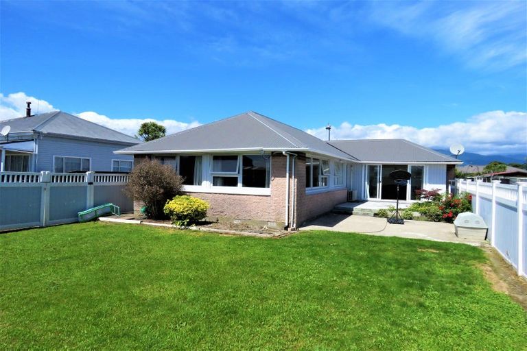 Photo of property in 50 Brougham Street, Westport, 7825