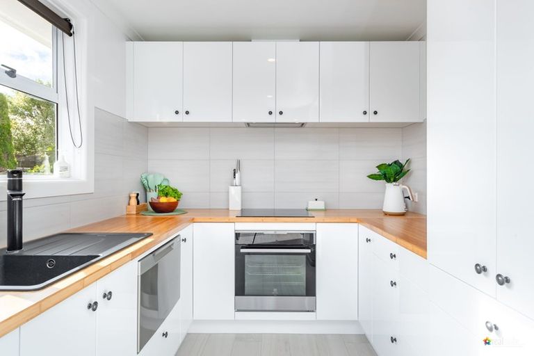 Photo of property in 7 Chaffey Crescent, Titahi Bay, Porirua, 5022