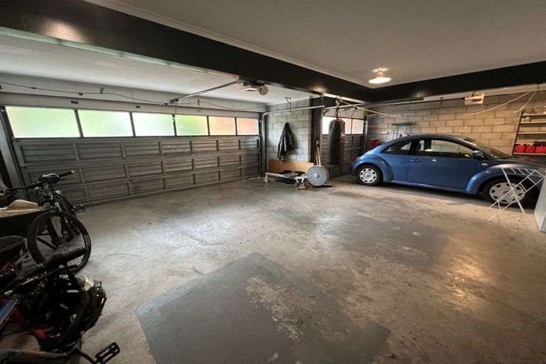 Photo of property in 12 Kentucky Way, Awapuni, Palmerston North, 4412