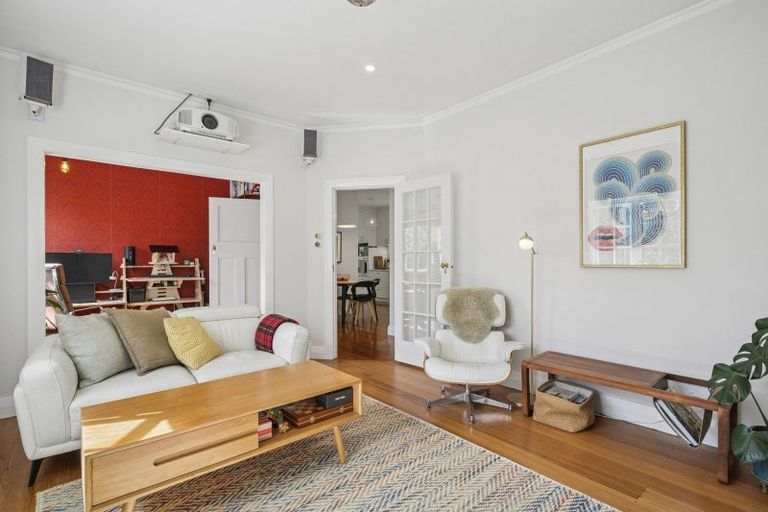 Photo of property in 34 Northland Road, Northland, Wellington, 6012