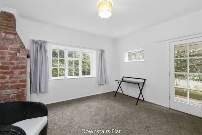 Photo of property in 1 Glasgow Street, Kelburn, Wellington, 6012