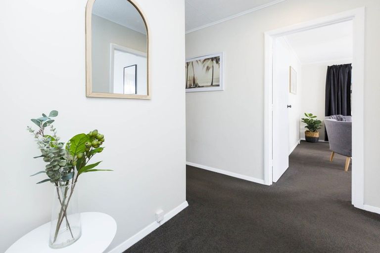 Photo of property in 18 Mary Crescent, Elderslea, Upper Hutt, 5018