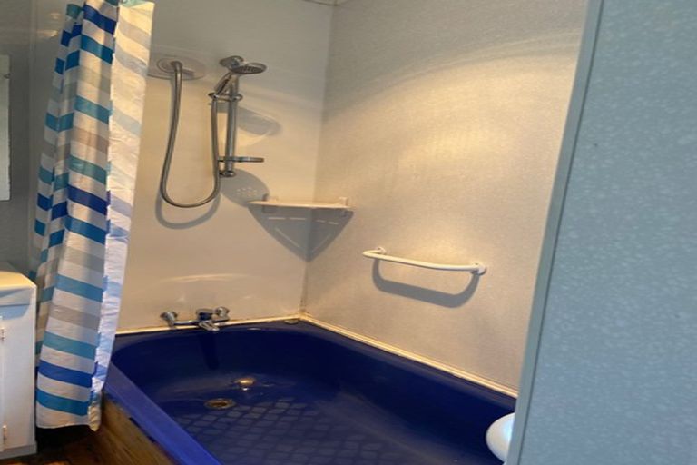 Photo of property in 124 Manuka Road, Bayview, Auckland, 0629