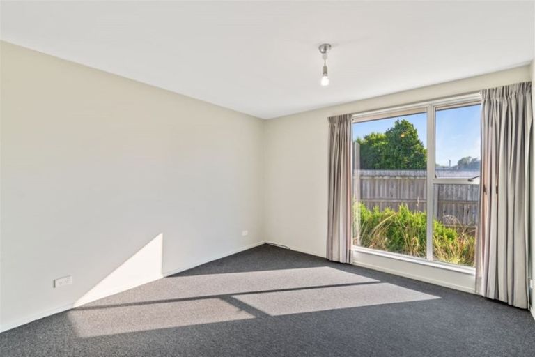Photo of property in 18 Inverell Place, North New Brighton, Christchurch, 8083