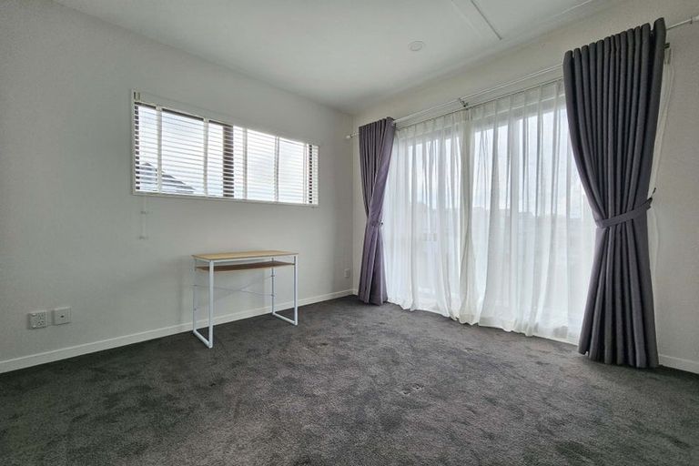Photo of property in 23 Fredrick Hanson Road, Papakura, 2110
