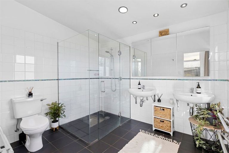 Photo of property in 12 Cliff Road, Tasman, Upper Moutere, 7173