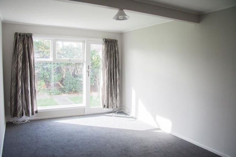 Photo of property in 2/10 Trevethick Grove, Woburn, Lower Hutt, 5010