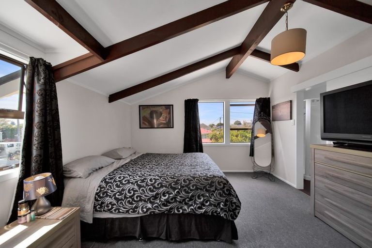 Photo of property in 16 Dixon Avenue, Hawera, 4610