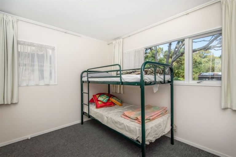 Photo of property in 115 Beach Haven Road, Beach Haven, Auckland, 0626