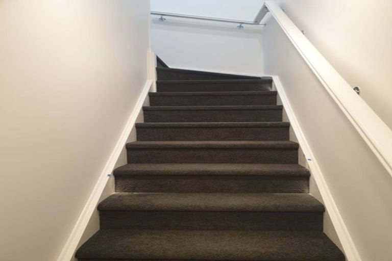 Photo of property in 4b Wattle Road, Sunnyvale, Auckland, 0612