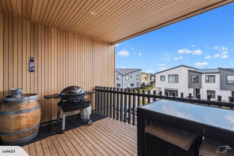 Photo of property in 3 Frank Gill Road, Hobsonville, Auckland, 0616