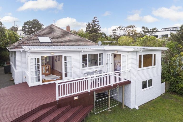 Photo of property in 44 Mandalay Terrace, Khandallah, Wellington, 6035