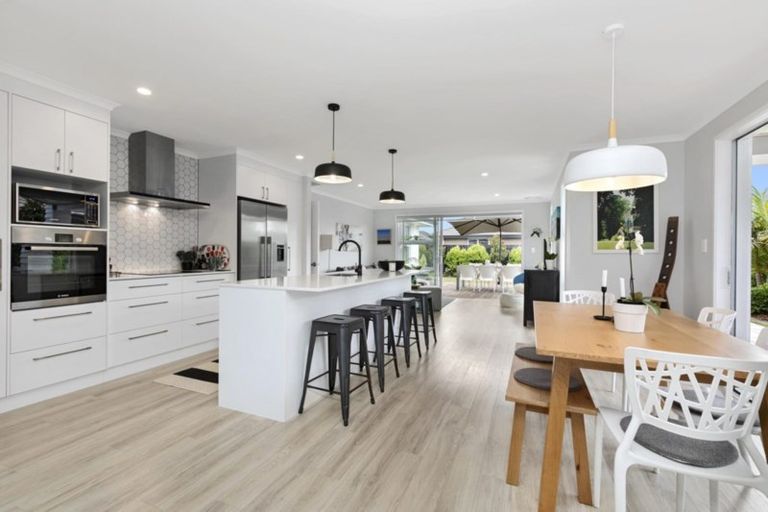 Photo of property in 17 Drabble Crescent, Papamoa Beach, Papamoa, 3118