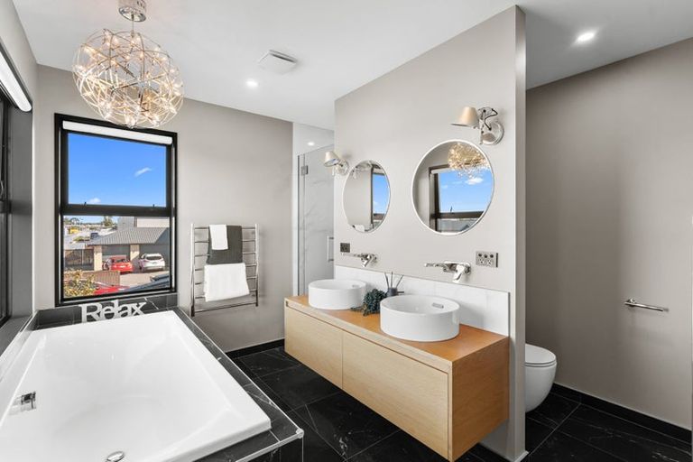 Photo of property in 33 Little Gem Road, Hornby, Christchurch, 8025