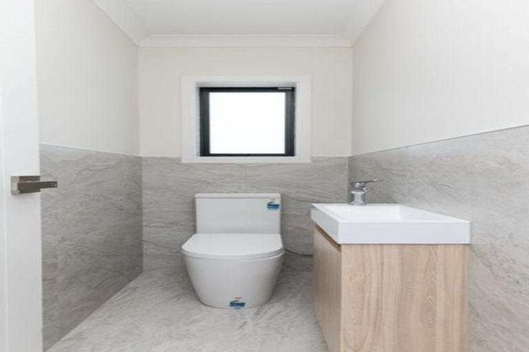 Photo of property in 6 Pihipihi Way, Crofton Downs, Wellington, 6035