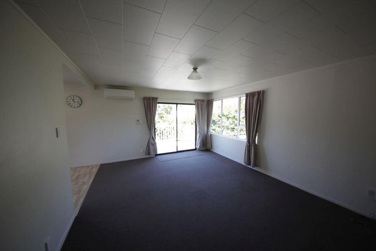 Photo of property in 18 Regency Place, Sunnynook, Auckland, 0632