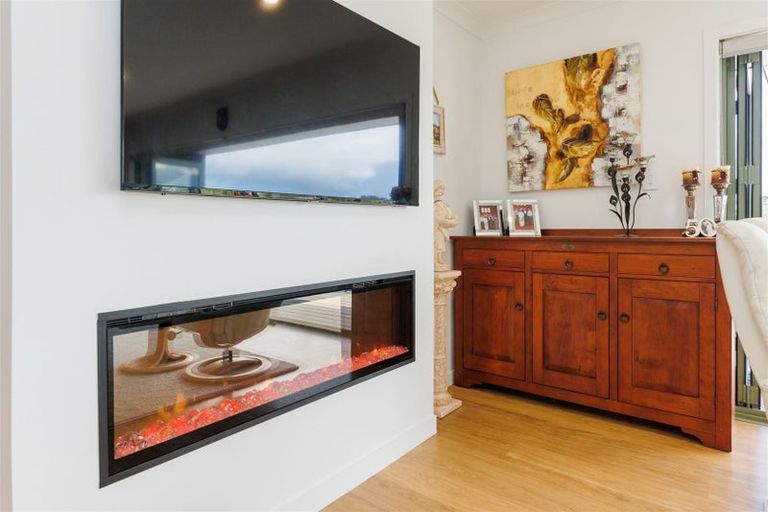 Photo of property in 121 Cashmere Drive, Fitzherbert, Palmerston North, 4410