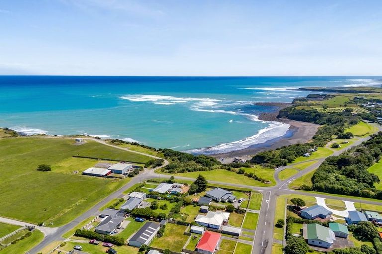 Photo of property in 32 Dieffenbach Street, Opunake, 4616