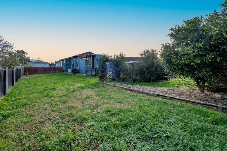 Photo of property in 64 Hyperion Drive, Randwick Park, Auckland, 2105